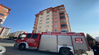 Aspiratör alev aldı, evdekiler panik yaşadı