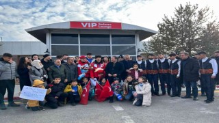 Avrupa 3.sü Furkan Akar, memleketinde kutlamalarla karşılandı