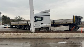 Aynı virajda 4 günde 2nci tır kazası
