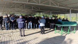 Baba olduktan 10 saat sonra hayatını kaybeden sevilen okul müdürü toprağa verildi