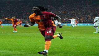 Bafetimbi Gomis bu sezonki gol sayısını 10a çıkardı