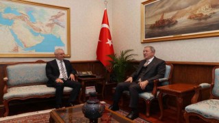 Bakan Akar, KKTC Ankara Büyükelçisi Korukoğlunu kabul etti