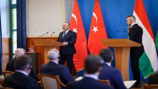 Bakan Çavuşoğlu, Macaristanlı mevkidaşı Szijjarto ile görüştü