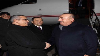 Bakan Çavuşoğlu Pakistanlı mevkidaşı Zerdari ile görüştü