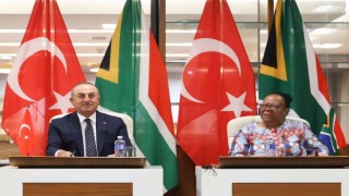 Bakan Çavuşoğlu: (Rusya-Ukrayna) Biz savaşın müzakere masasında sona ereceğine inanıyoruz