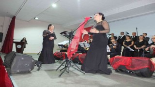 Balıkesirde Halk Eğitim Korosunun konseri coşturdu