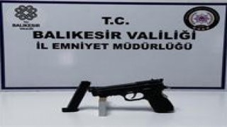 Balıkesirde polis 30 aranan şahsı yakaladı