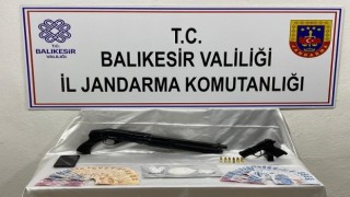 Balıkesirde polis ve jandarmadan 54 şahsa operasyon