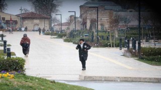 Balkanlardan gelen kar yağışı Edirnelileri mutlu etti