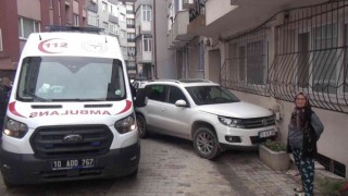 Bandırmada trafik kazası: Doğalgaz hattı borusuna çarptı
