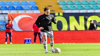 Başakşehirde Mesut Özil, 125 gün sonra sahada