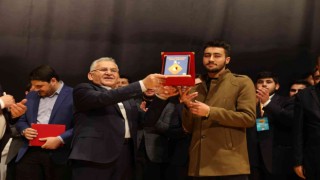 Başkan Büyükkılıç, Kuran-I Kerimi Güzel Okuma Yarışmasında gençlerle buluştu