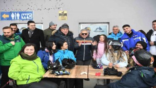 Başkan Büyükkılıç, Yerli ve Yabancı Turistlerle Erciyeste Buluştu