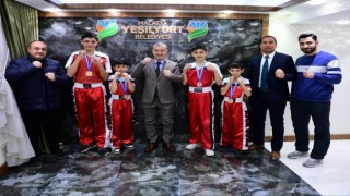 Başkan Çınar, şampiyon sporcuları ağırladı