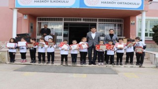 Başkan Özcan karne heyecanına ortak oldu