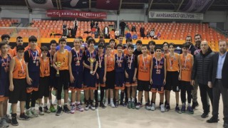 Basketbol U14 Mahalli Ligde şampiyonlar belli oldu