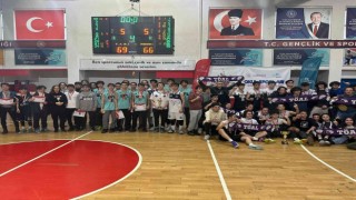 Basketbolda Turgut Özal Anadolu Lisesi şampiyon