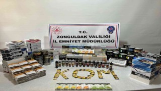 Baskın yapılan dükkandan kaçak tütün çıktı