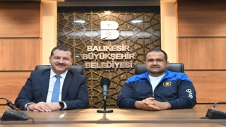 Başpehlivan Yeşil, Balıkesir adına kol bağlayacak