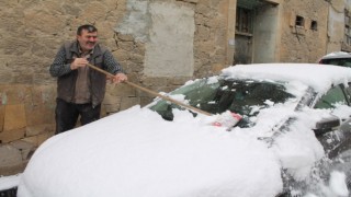 Bayburt güne beyaz örtüyle uyandı