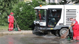 Bayraklıda yüzlerce ton evsel atık toplanıyor