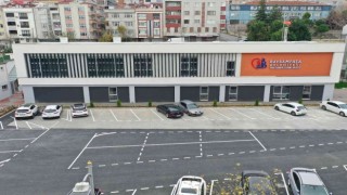 Bayrampaşaya yeni yüzme havuzu