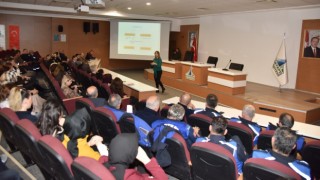 Belediye personelleri etkili iletişimi öğreniyor