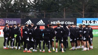 Beşiktaşta, Konyaspor maçı hazırlıklarını Başkan Çebi de izledi