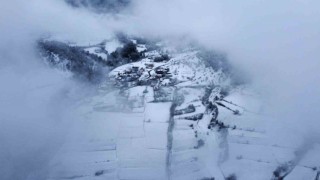 Beyaza bürünen Ilgaz Dağının etekleri havadan görüntülendi