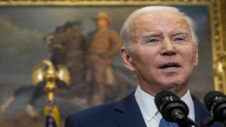 Biden, ABD'deki Hong Kongluların vize süresini 2 yıl uzattı