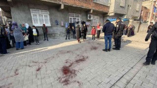 Bir hafta önce kızını kaybeden baba, evinin önünde bıçaklandı