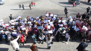 Bitliste 94 bin 320 öğrenci karne heyecanı yaşadı