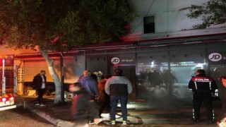 Bodrumda ayakkabıcıda yangın