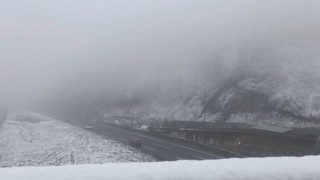 Bolu Dağında sis ve karla karışık yağmur etkili oluyor