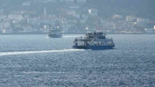 Bozcaada ve Gökçeadaya 2 gün feribot seferlerine fırtına engeli