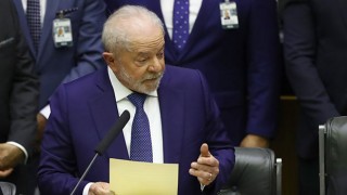 Brezilya'nın yeni Devlet Başkanı Lula yemin ederek görevine başladı