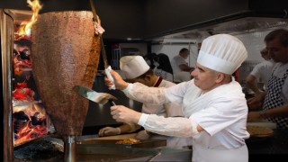 Bursa kebabıyla sektörün en iyisi ödülünü aldı