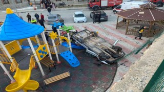 Bursada çocuk parkında faciadan dönüldü