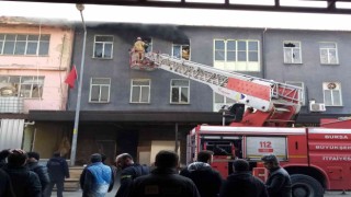 Bursada mobilya imalathanesinde yangın