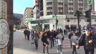 Bursada şiddetli lodos zor anlar yaşatmaya devam ediyor