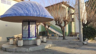 Cami çıkışı defalarca bıçaklandı