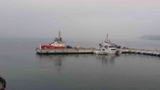Çanakkale Boğazı sisin etkisini yitirmesiyle transit gemi geçişlerine açıldı
