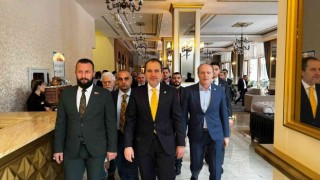 Çat: “Yarınlar rahatından vazgeçenlerindir”