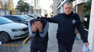 Cep telefonu hırsızı önce kameraya, sonra polise yakalandı