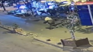 Cihangirde suikast silahıyla silahlı saldırı kamerada: Oğlunu vurduran adamı vurdu