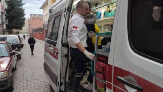 Çocuklarını yalnız bıraktığı evde yangın çıktığını gören anne sinir krizi geçirdi
