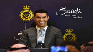 Cristiano Ronaldo, görkemli törenle Al Nassra imza attı