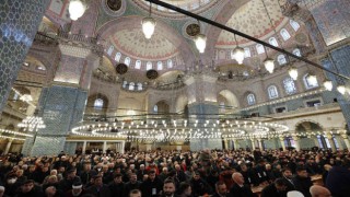Cumhurbaşkanı Erdoğan, restorasyonu tamamlanan 3.5 asırlık Yeni Camiyi yeniden ibadete açtı