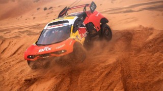 Dakar Rallisinin 10. etabını Sebastien Loeb kazandı