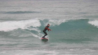 Dalgalar istenilen boyuta ulaşmayınca şampiyonanın yeri değişti